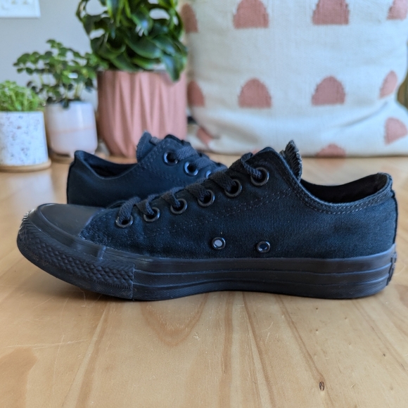 Converse Black Monochrome Chuck Taylor All Star Low Tops - Men's 5/Women's 7 - Picture 3 of 9